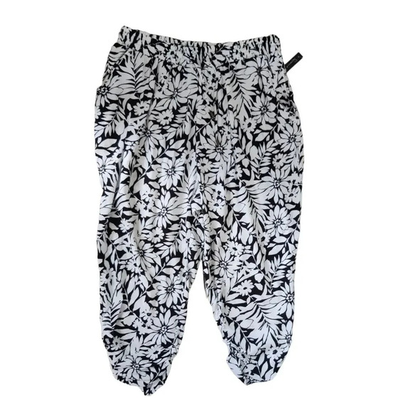 French Laundry Floral Print Joggers Cropped Pants Rayon Black White Size 1X - Picture 12 of 14